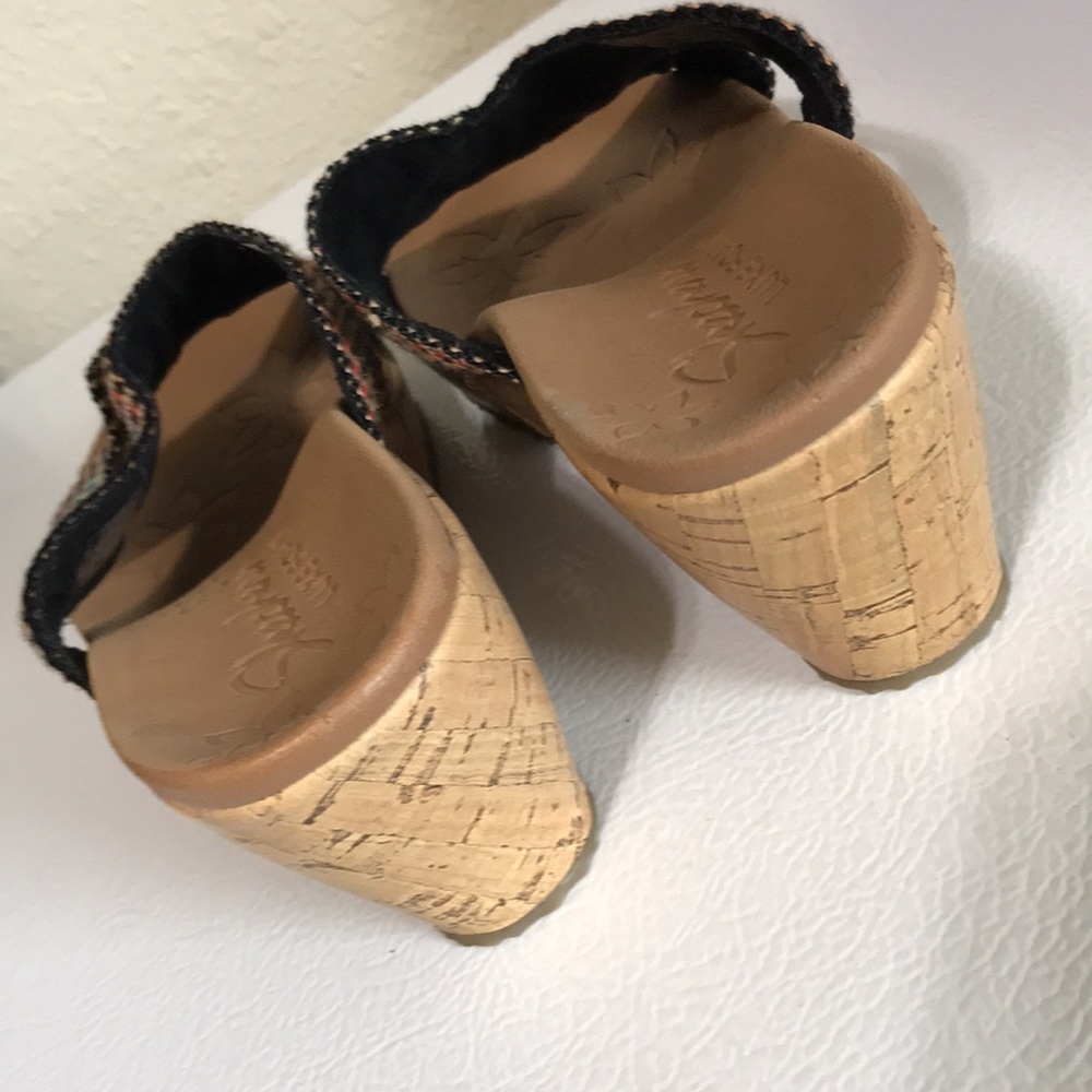 Skechers Luxe Foam Women's Multicolor Wedge Sandals. Excellent Condition. Size 9 - Picture 3 of 9